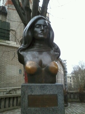 La statue Dalida